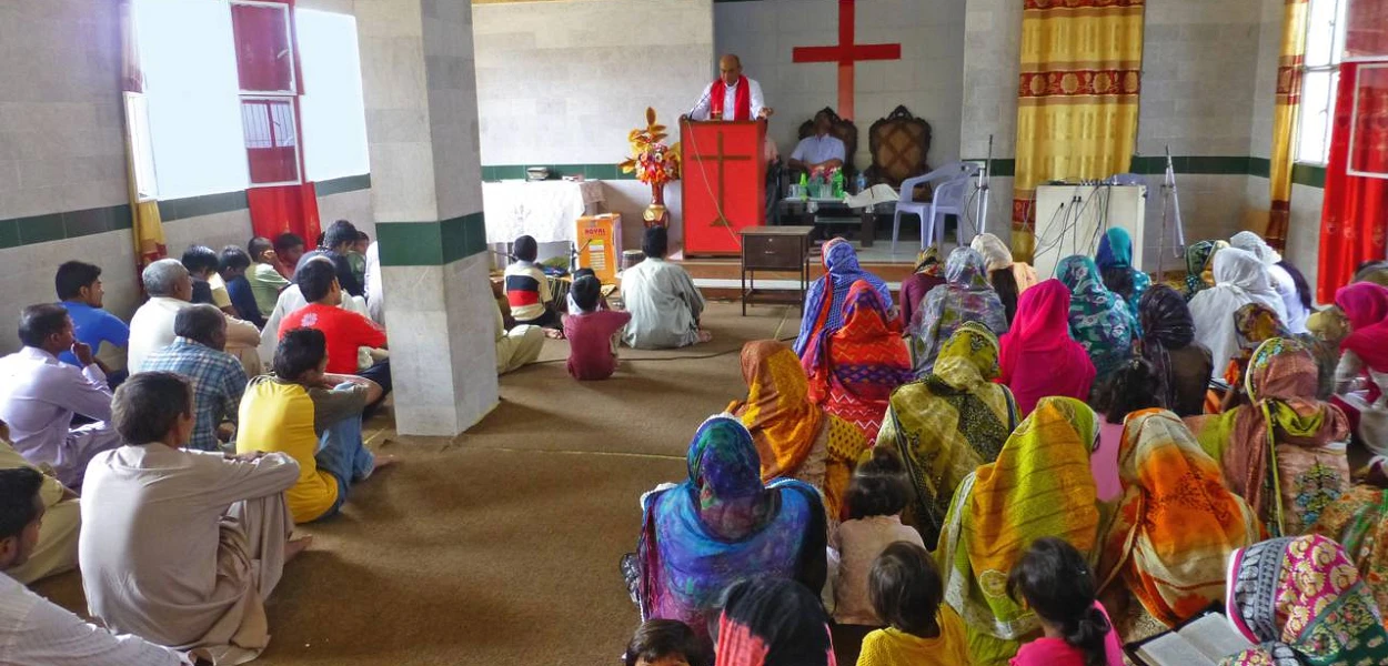 Christians in a church in Pakistan